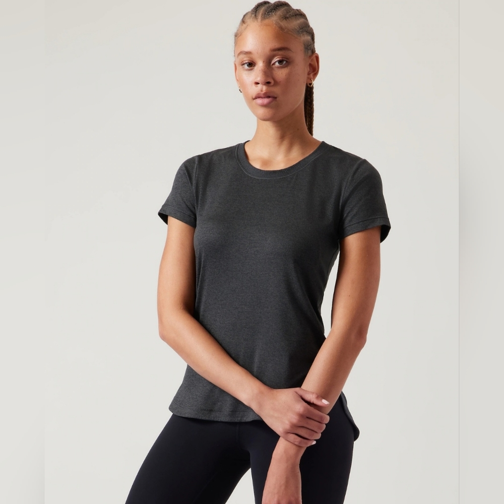 Athleta NWT Uptempo Tee in Black